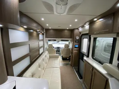 2019 Pleasure-Way Plateau XLMB photo 28
