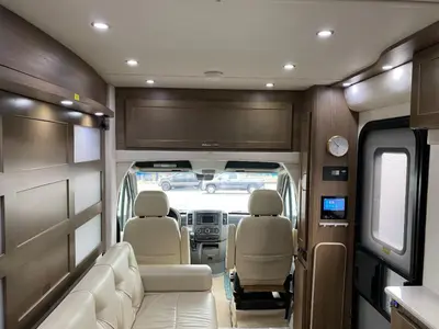 2019 Pleasure-Way Plateau XLMB photo 29