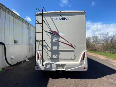 2019 Thor Motor Coach Gemini photo 9