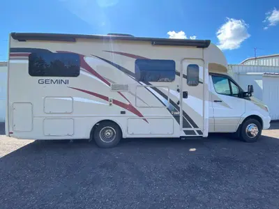 2019 Thor Motor Coach Gemini photo 11