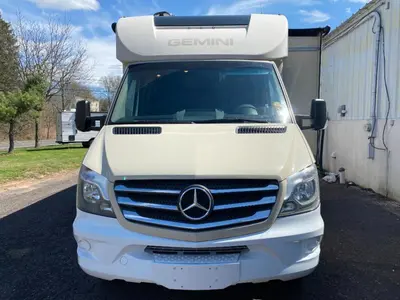 2019 Thor Motor Coach Gemini photo 3