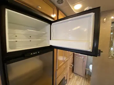 2019 Thor Motor Coach Synergy Sprinter photo 30