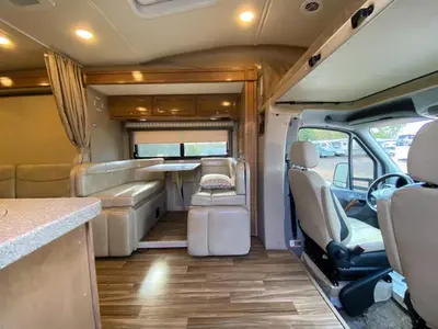 2019 Thor Motor Coach Synergy Sprinter photo 17