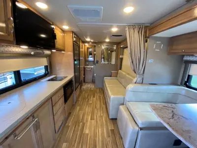 2019 Thor Motor Coach Synergy Sprinter photo 19