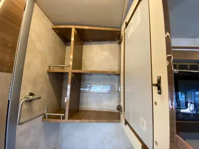 2019 Winnebago Navion photo 36
