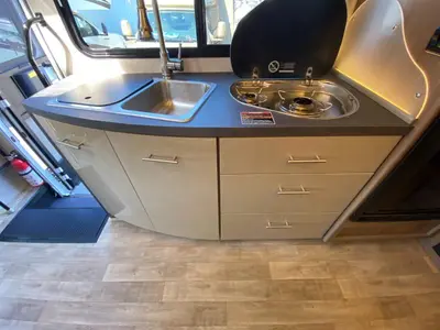 2019 Winnebago Navion photo 22