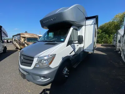 2019 Winnebago Navion photo 4
