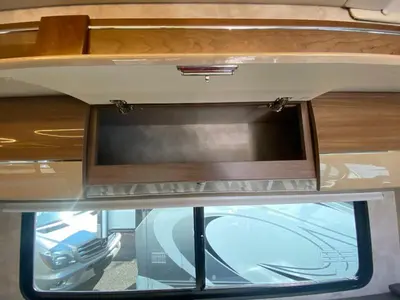 2019 Winnebago Navion photo 42