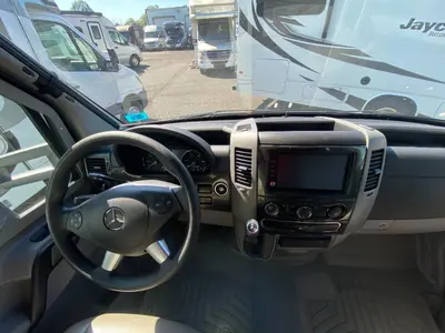 2019 Winnebago Navion photo 45