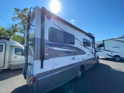 2019 Winnebago Navion photo 9