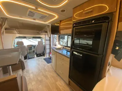 2019 Winnebago Navion photo 40