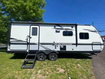 2020 Jayco Jay Feather photo 9