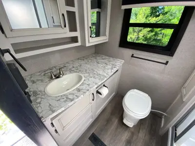 2020 Jayco Jay Feather photo 36