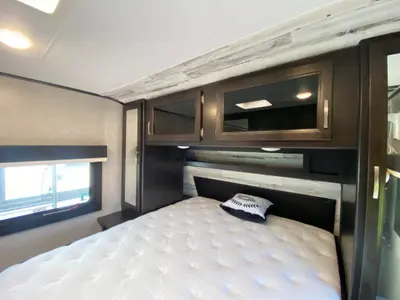 2020 Jayco Jay Feather photo 30