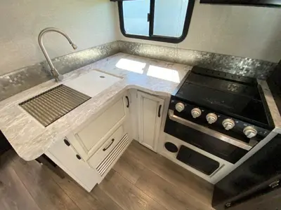 2020 Jayco Jay Feather photo 20