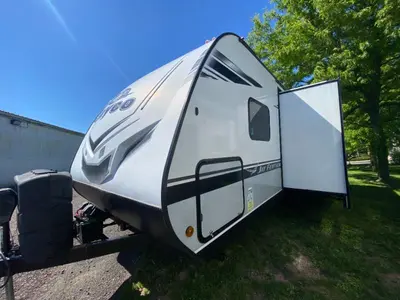 2020 Jayco Jay Feather photo 4