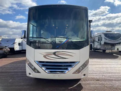 2020 Thor Motor Coach Hurricane photo 3