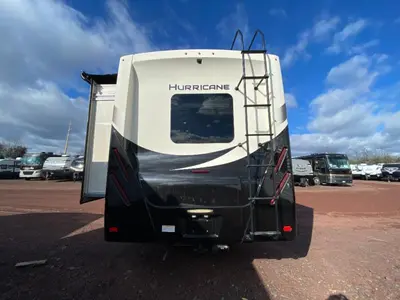 2020 Thor Motor Coach Hurricane photo 10