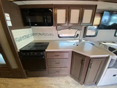 2020 Thor Motor Coach Hurricane photo 23