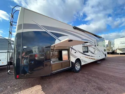 2020 Thor Motor Coach Hurricane photo 13