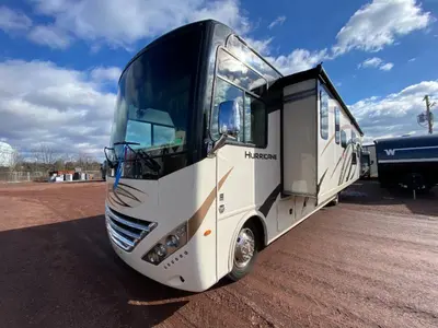 2020 Thor Motor Coach Hurricane photo 4