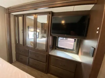 2020 Thor Motor Coach Hurricane photo 39