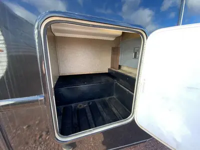 2020 Thor Motor Coach Hurricane photo 12
