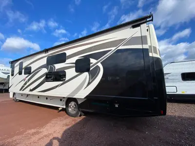 2020 Thor Motor Coach Hurricane photo 8