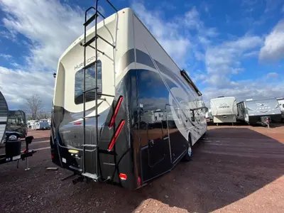 2020 Thor Motor Coach Hurricane photo 11