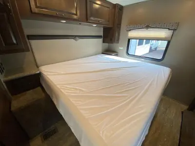 2020 Thor Motor Coach Hurricane photo 45
