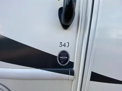 2020 Thor Motor Coach Hurricane photo 17
