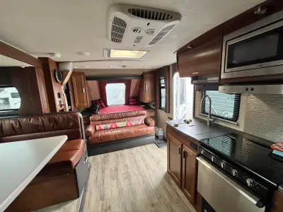 2020 LANCE 2185 TRAVEL TRAILER photo 4