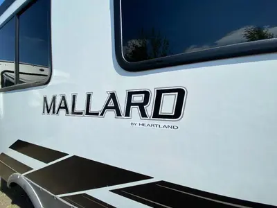 2021 Heartland Mallard photo 5