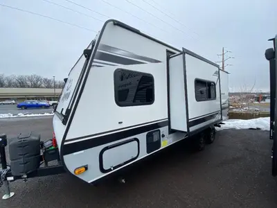2021 Jayco Jay Feather photo 4