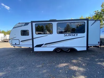 2022 CrossRoads RV Sunset Trail photo 5