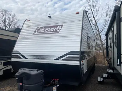 Used 2022 Dutchmen RV Coleman Lantern Series 251TQ