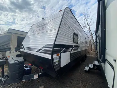 2022 Dutchmen RV Coleman Lantern Series photo 4