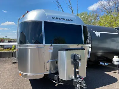 2023 Airstream Flying Cloud photo 2