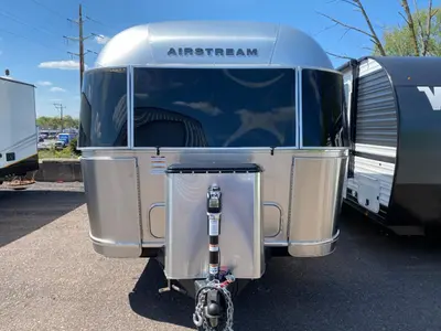 2023 Airstream Flying Cloud photo 3