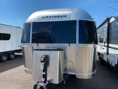 Used 2023 Airstream Flying Cloud 25FB Twin
