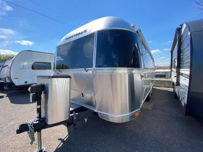 2023 Airstream Flying Cloud photo 4