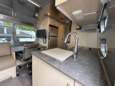 2023 Airstream Flying Cloud photo 16
