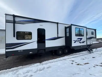2023 Forest River RV Vengeance Rogue Armored photo 11