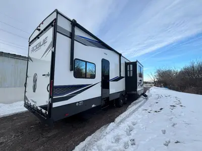 2023 Forest River RV Vengeance Rogue Armored photo 10