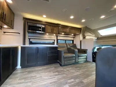 2023 Jayco Seneca XT photo 13