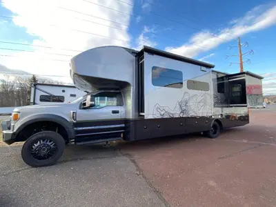 2023 Jayco Seneca XT photo 5