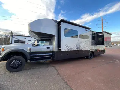 2023 Jayco Seneca XT photo 4