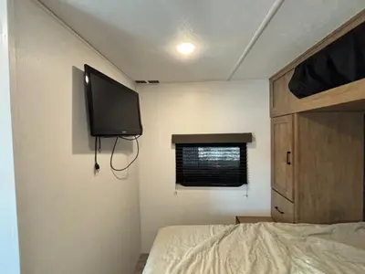 2025 Coachmen RV Freedom Express Select photo 26