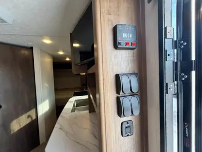 2025 Coachmen RV Freedom Express Select photo 39