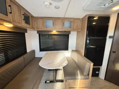2025 Coachmen RV Freedom Express Select photo 13